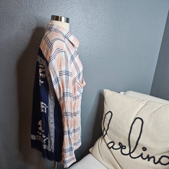 Free People pink button down shirt with blue cotton backing size small - Picture 3 of 4